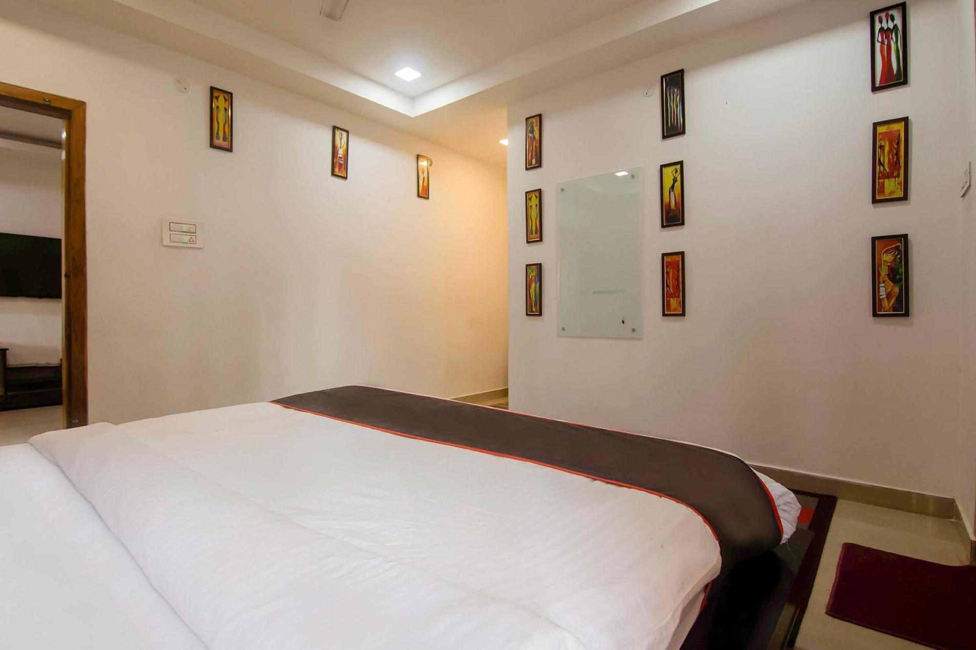 Hotel Collection O The Blu Bell Nizarapar Path Guwahati Exterior foto