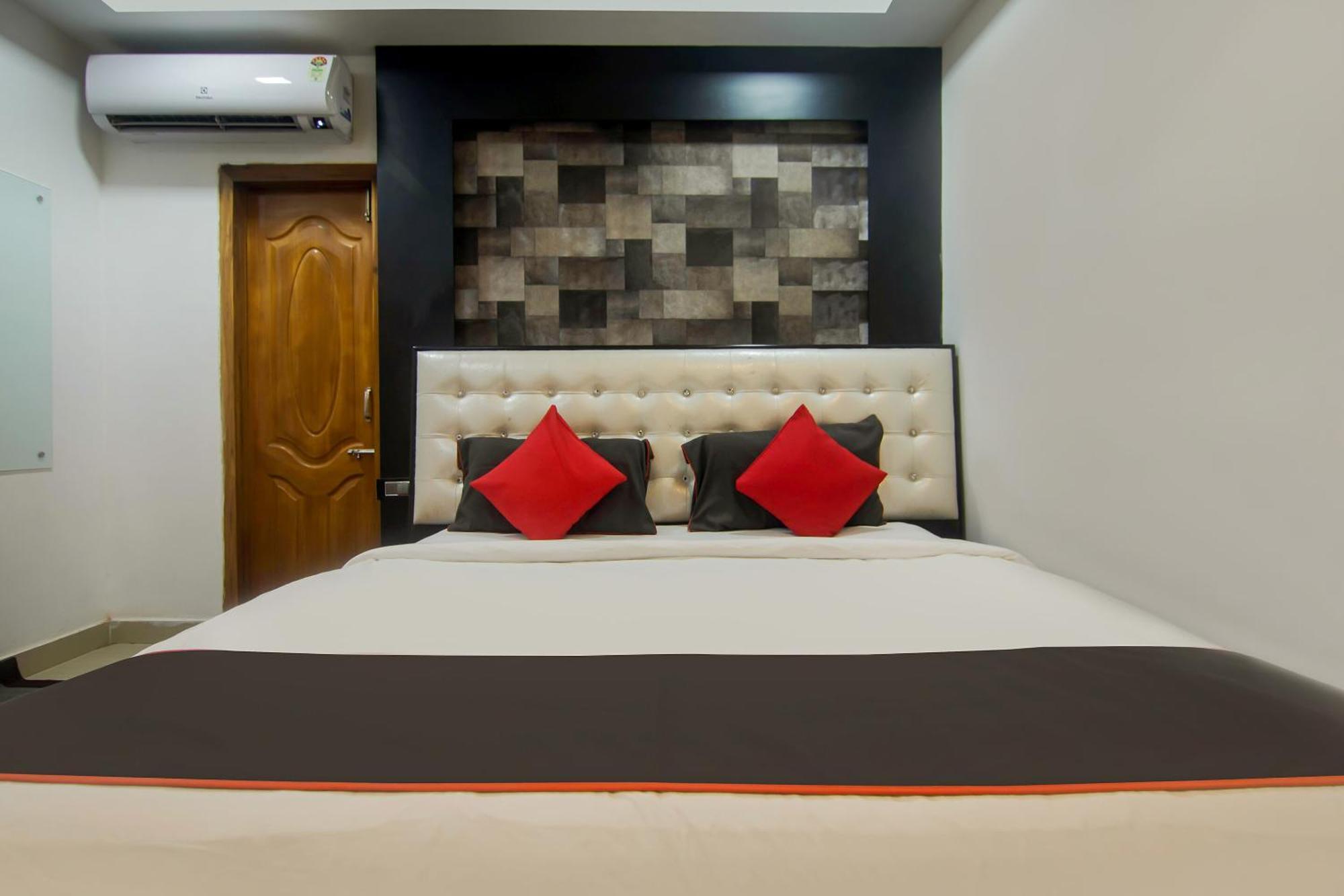 Hotel Collection O The Blu Bell Nizarapar Path Guwahati Exterior foto