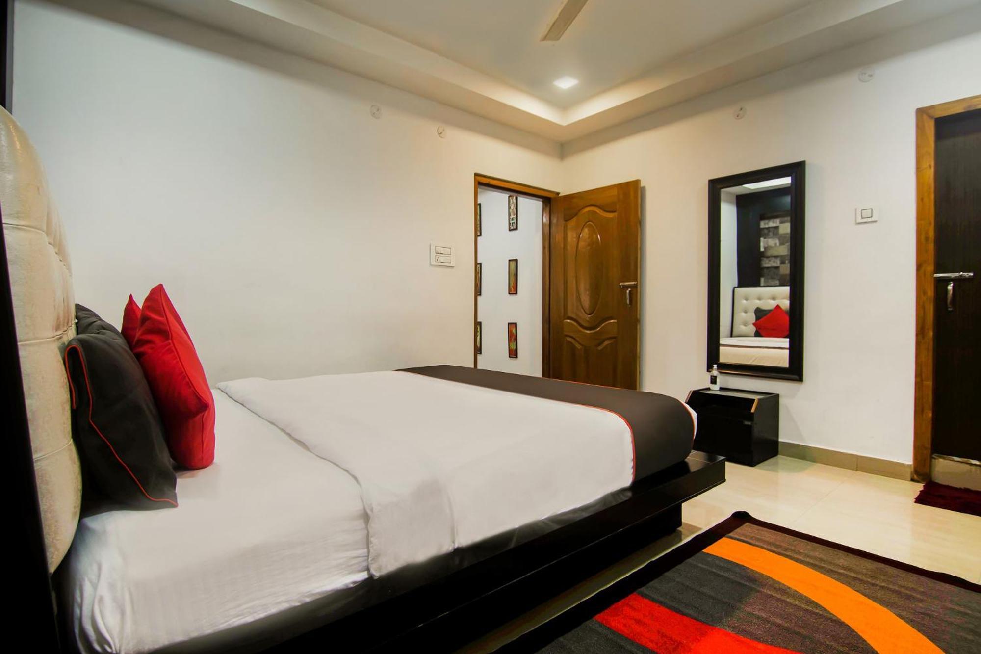Hotel Collection O The Blu Bell Nizarapar Path Guwahati Exterior foto