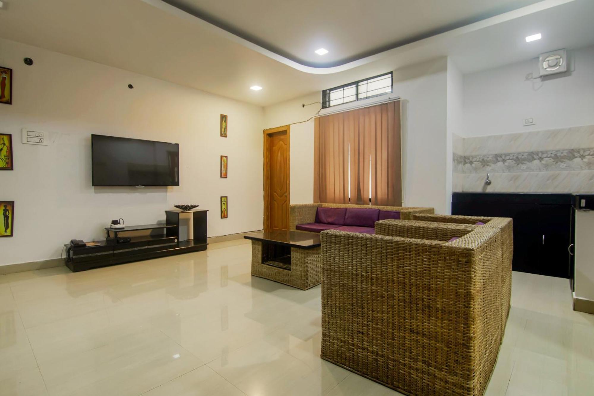 Hotel Collection O The Blu Bell Nizarapar Path Guwahati Exterior foto